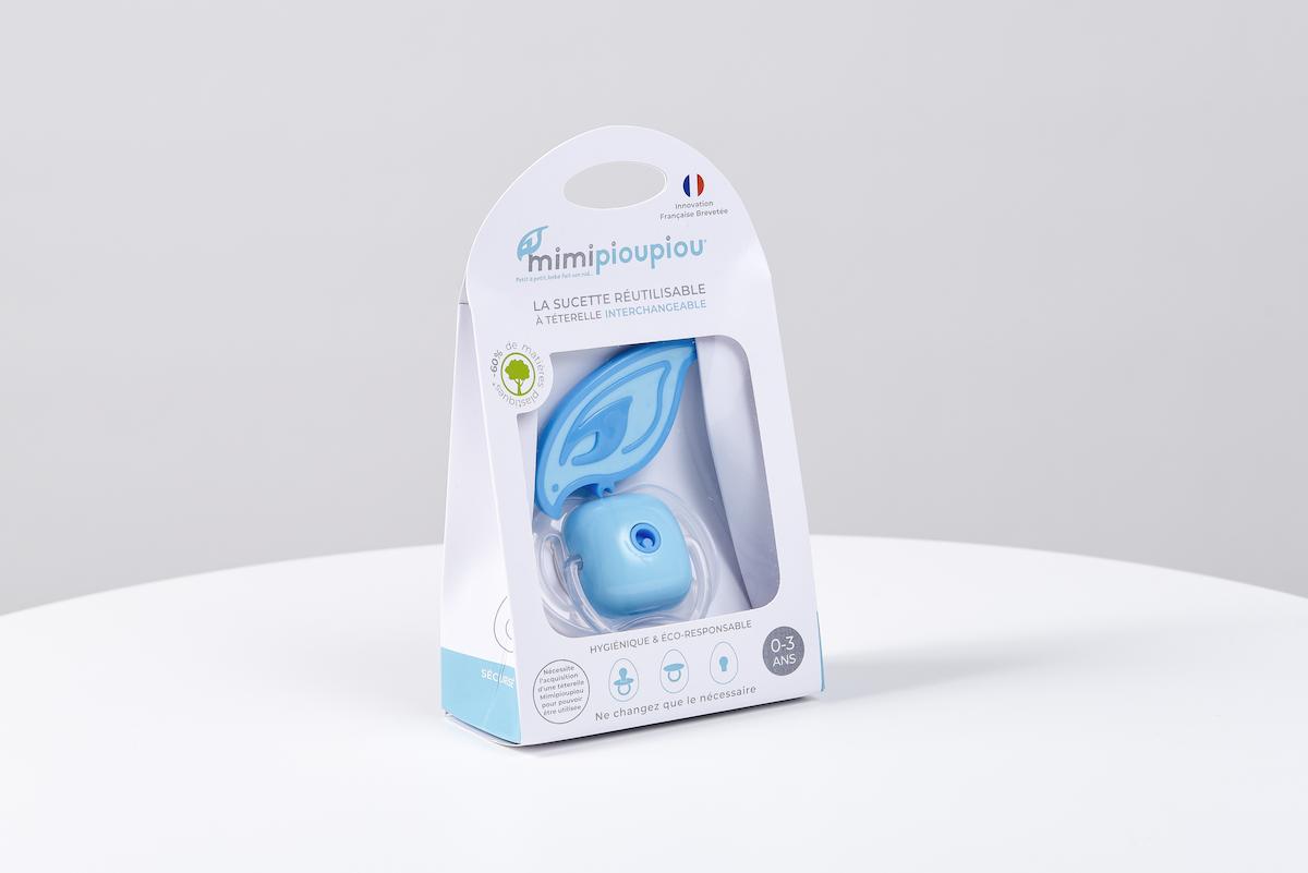 Sucette réutilisable Sable Doux Mimipioupiou, la 1ère sucette réutilisable au concept écoresponsable et hygiénique. Grâce à cette innovation Française brevetée, vous ne changez que la téterelle et conserver la base de la sucette ! Enfin une solution durable pour une utilisation de la naissance aux 36 mois. Ce concept est également très appréciée pour les parents dont les enfants font leurs dents.